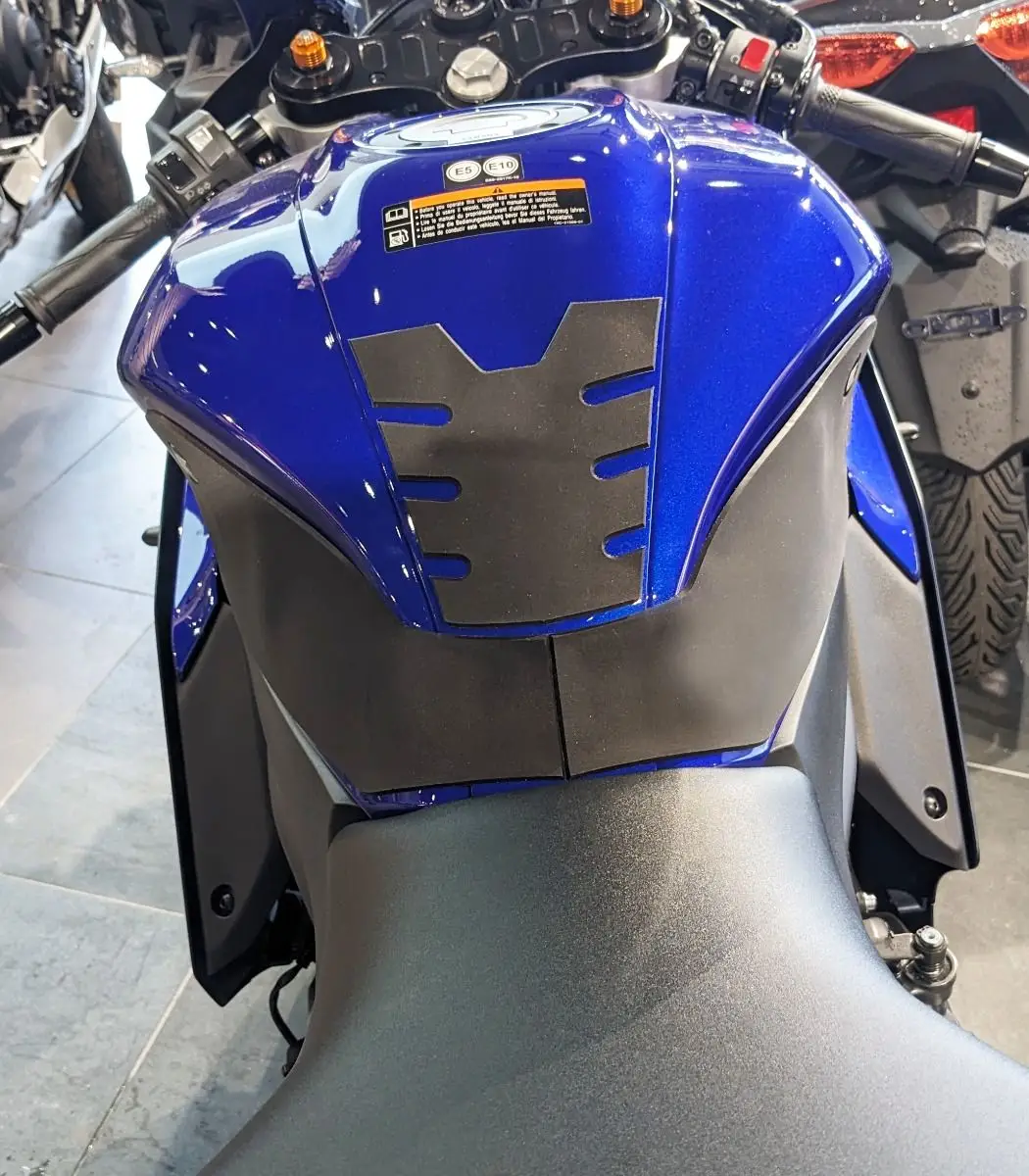 Eazi-Grip Motorcycle Wrap Around Tank Grips Yamaha R7 2021- 6 Eazi-Grip Motorcycle Wrap Around Tank Grips Yamaha R7 2021- - Image 4